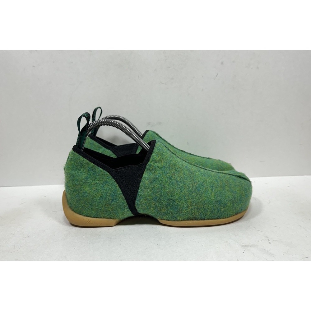 John Fluevog Dayan Peacemaker Green Vegan Felt Slippers Women's Size 8